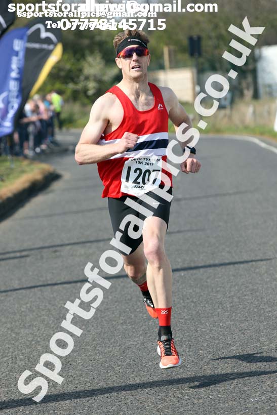 North Tyneside 10k Road Race, Whitley Bay. Photo:  David T. Hewitson/Sports for All Pics